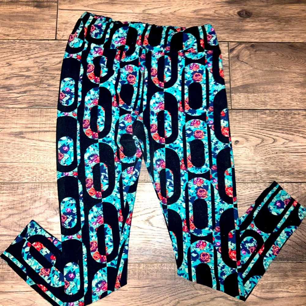 Tall and Curvy Lularoe Leggings